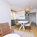 Victus Stylish Apartment In The City Center By Noclegi Renters